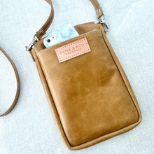 Load image into Gallery viewer, DAKOTA Leather Crossbody Bag