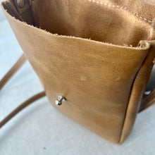 Load image into Gallery viewer, DAKOTA Leather Crossbody Bag