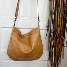 Load image into Gallery viewer, Uma Leather Crossbody Bag