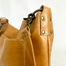 Load image into Gallery viewer, Uma Leather Crossbody Bag