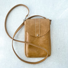 Load image into Gallery viewer, DAKOTA Leather Crossbody Bag