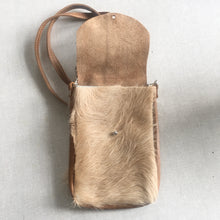 Load image into Gallery viewer, DAKOTA Cow Hide Crossbody Bag | Fawn